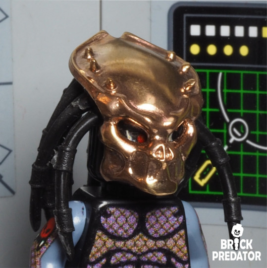 Bio-Mask Aztec Bronze Predator - metal part for custom minifigure Yautja 