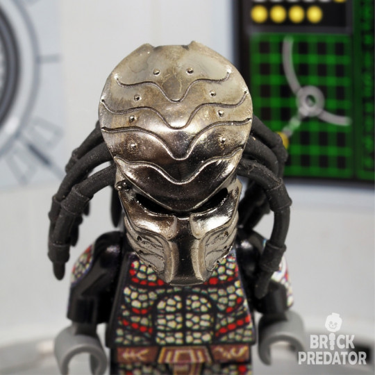 Bio-mask Chopper Black Predator - metal part for custom minifigure Yautja Bio-mask Chopper Black Predator - metal part for custom minifigure Yautja