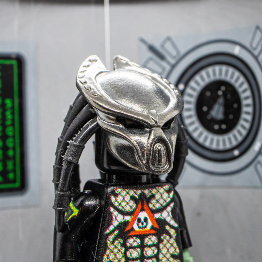 Bio-mask Emissary Black Predator - metal part for custom minifigure Yautja 