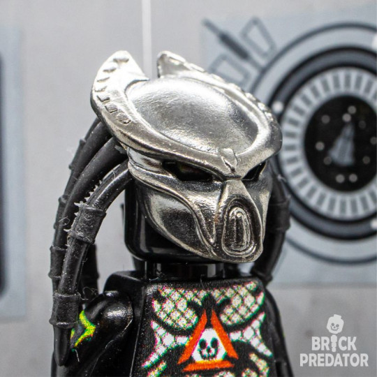 Bio-mask Emissary Black Predator - metal part for custom minifigure Yautja 