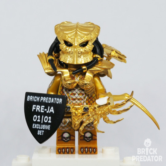 Exclusive Golden Predator Custom LEGO Minifigure Set #4 Exclusive Golden Predator Custom LEGO Minifigure Set #4