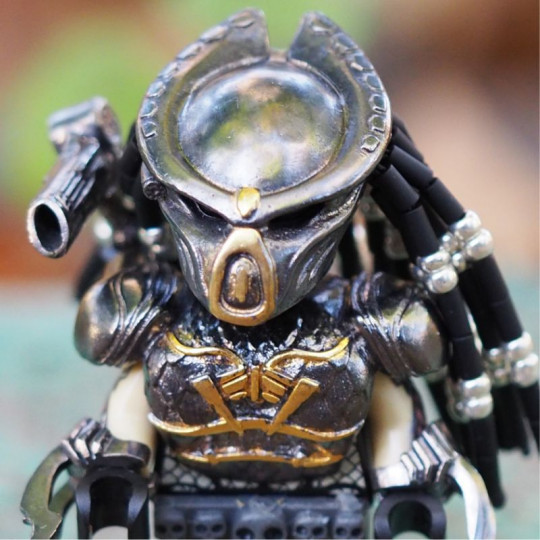 Fugitive Pregator LEGO Custom Set №2 (gold) Fugitive Pregator LEGO Custom Set №2 (gold)