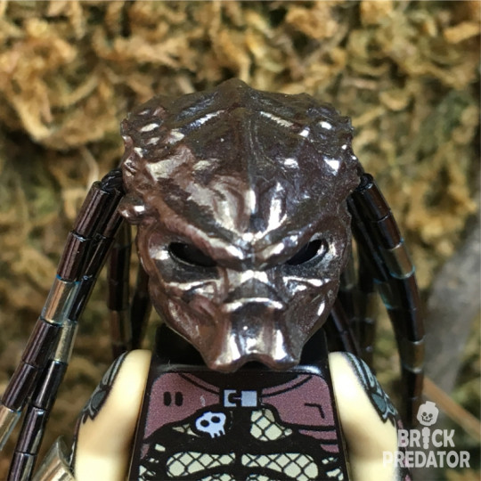 Mask Black Bone Hunter Predator helmet metal accessory for minifigures Yautja Mask Black Bone Hunter Predator helmet metal accessory for minifigures Yautja