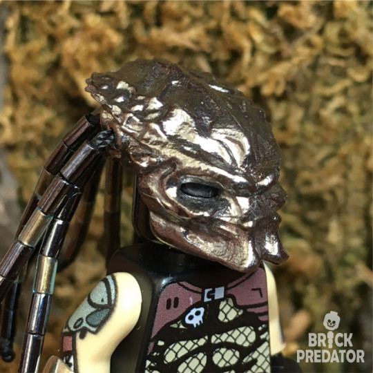 Mask Black Bone Hunter Predator helmet metal accessory for minifigures Yautja Mask Black Bone Hunter Predator helmet metal accessory for minifigures Yautja