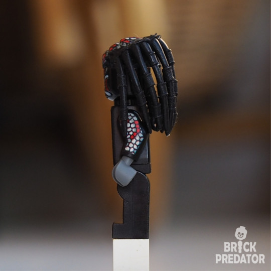 Berserker Predator Minifigure Berserker Predator Minifigure