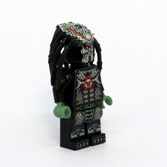 Hora Kira Predator Minifigure Hora Kira Predator Minifigure