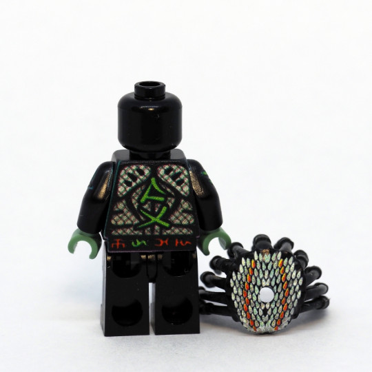 Hora Kira Predator Minifigure Hora Kira Predator Minifigure