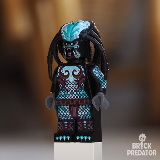 Huntress Predator Minifigure Huntress Predator Minifigure