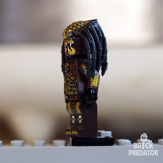 Nau-Killah Predator Minifigure