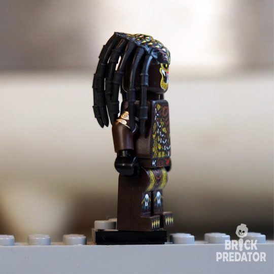 Nau-Killah Predator Minifigure