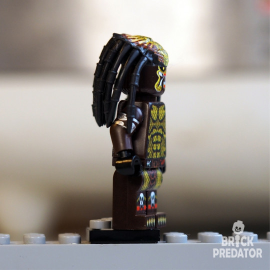NauDoo Predator Minifigure