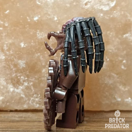 Custom minifigure Feral Predator from Prey Type 1 Custom minifigure Feral Predator from Prey Type 1