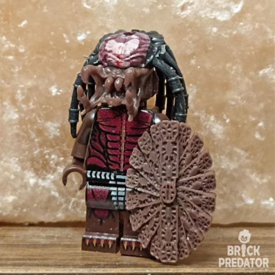 Custom minifigure Feral Predator from Prey Type 1 Custom minifigure Feral Predator from Prey Type 1