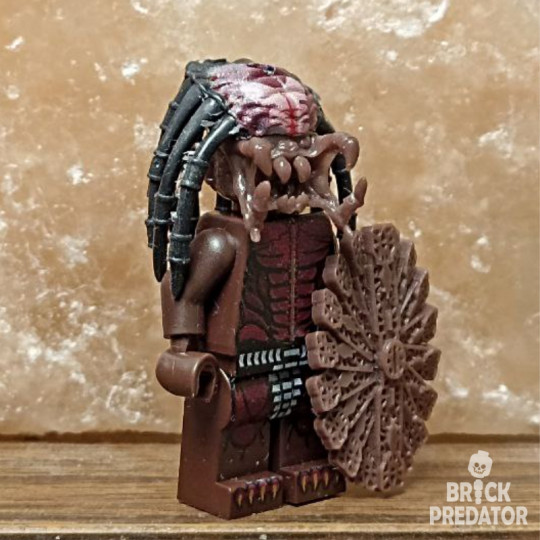 Custom minifigure Feral Predator from Prey Type 1 Custom minifigure Feral Predator from Prey Type 1